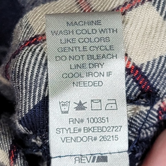 BKE Women's Plaid Button Front Shirt Sz L - Picture 11 of 11